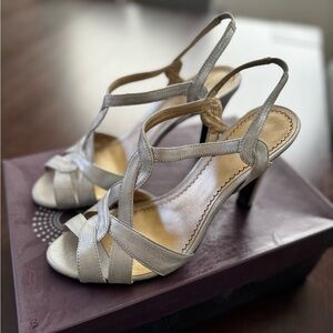 EUC Silver leather slingback heels